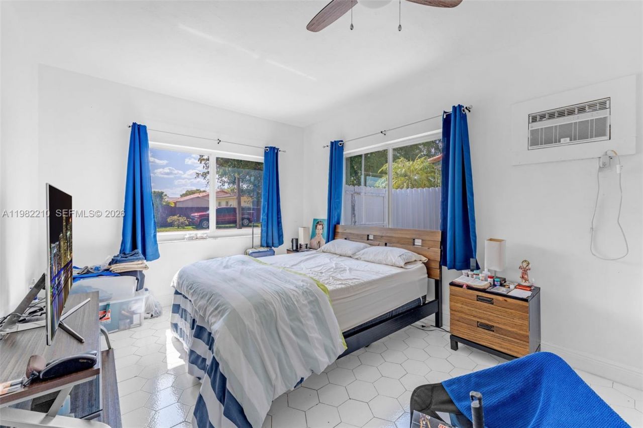 2023 SW 99th Ave, Miami, FL 33165 Photo