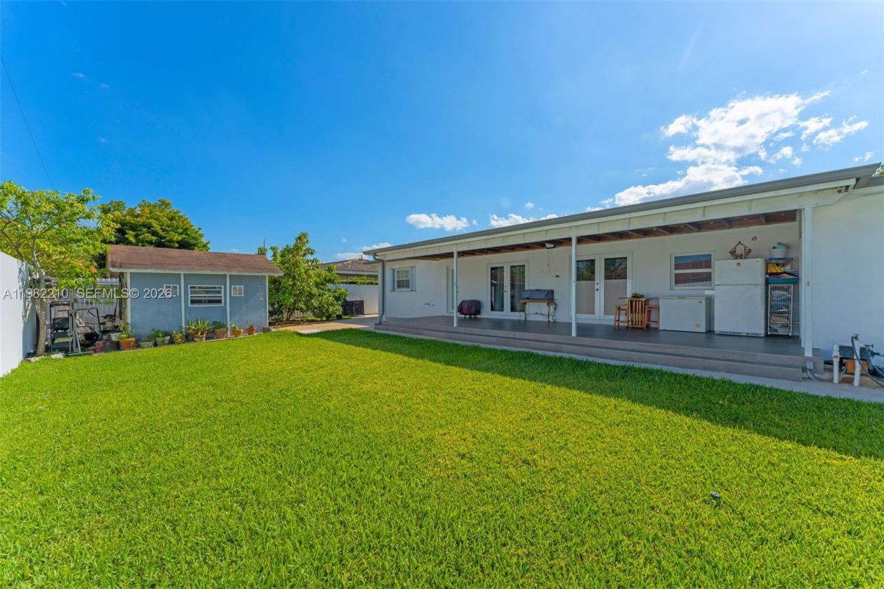 2023 SW 99th Ave, Miami, FL 33165 Photo