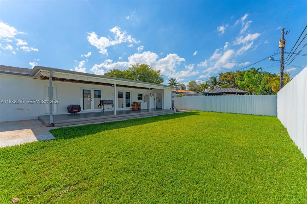 2023 SW 99th Ave, Miami, FL 33165 Photo