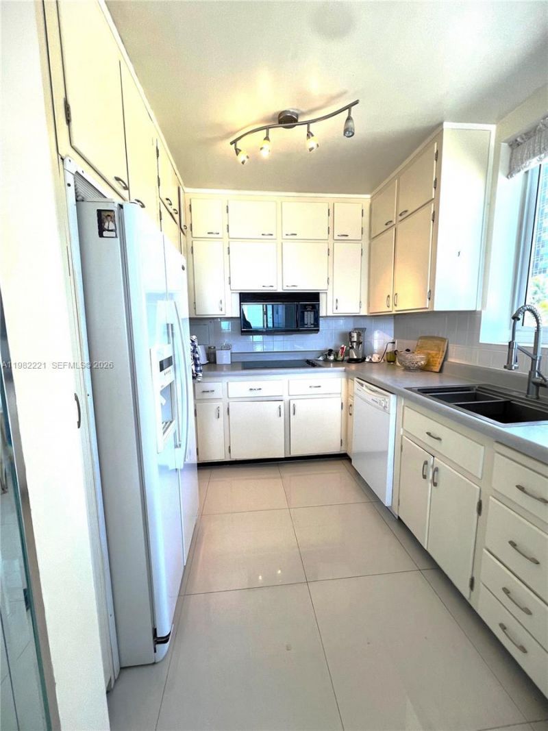 345 N Fort Lauderdale Beach Blvd , Unit 202, Fort Lauderdale, FL 33304 Photo