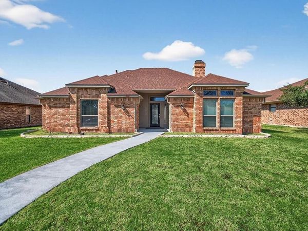 2229 Country Valley Road, Garland, TX 75041