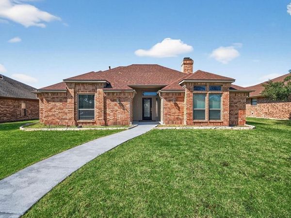2229 Country Valley Road, Garland, TX 75041