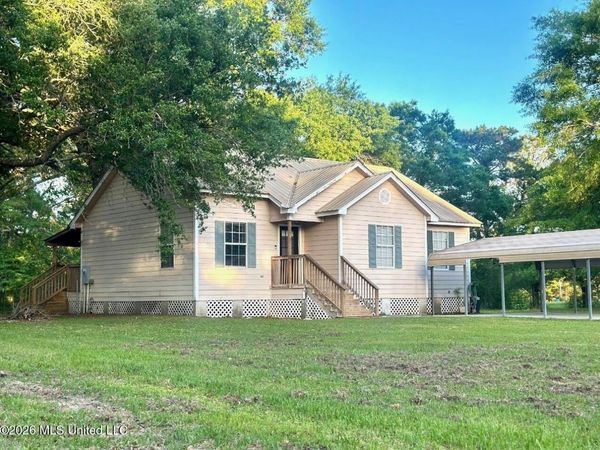 15526 Omas Road, Vancleave, MS 39565