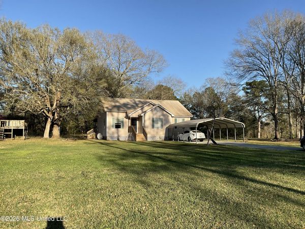 15526 Omas Road, Vancleave, MS 39565
