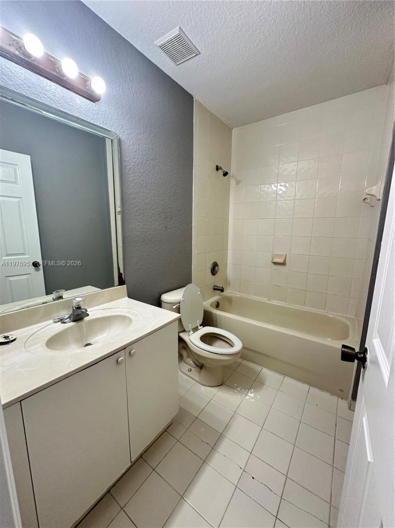 687 SW 10th St, Florida City, FL 33034 Photo