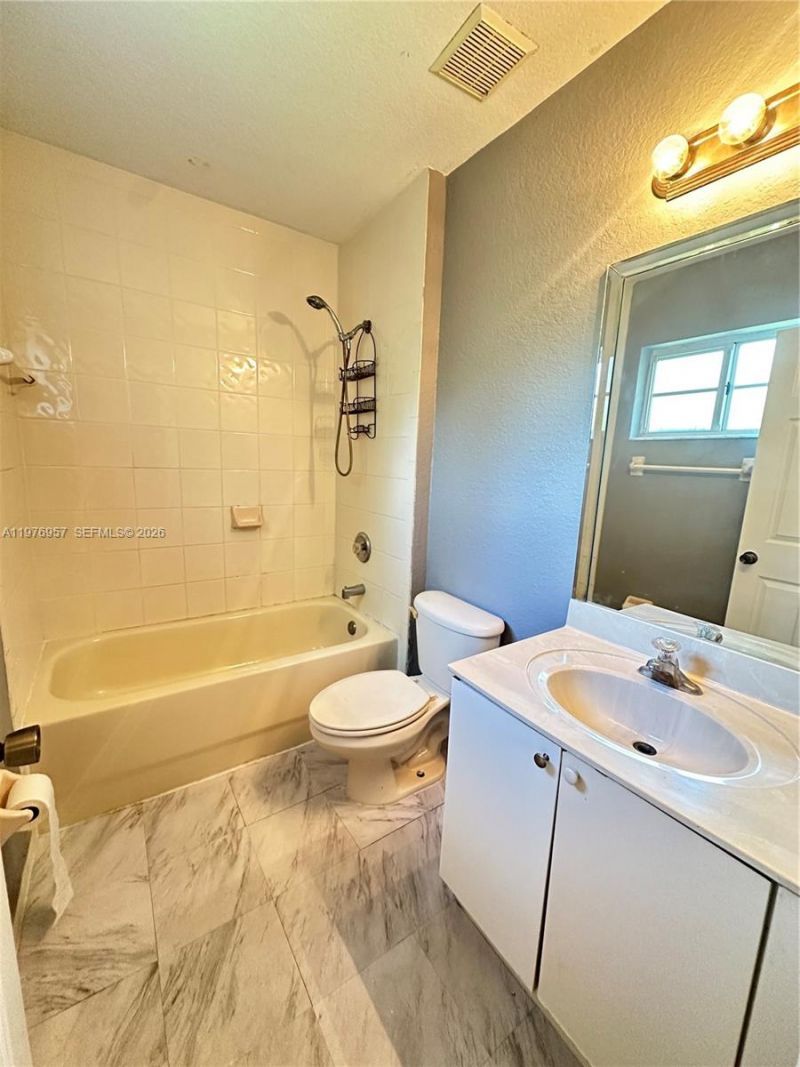 687 SW 10th St, Florida City, FL 33034 Photo