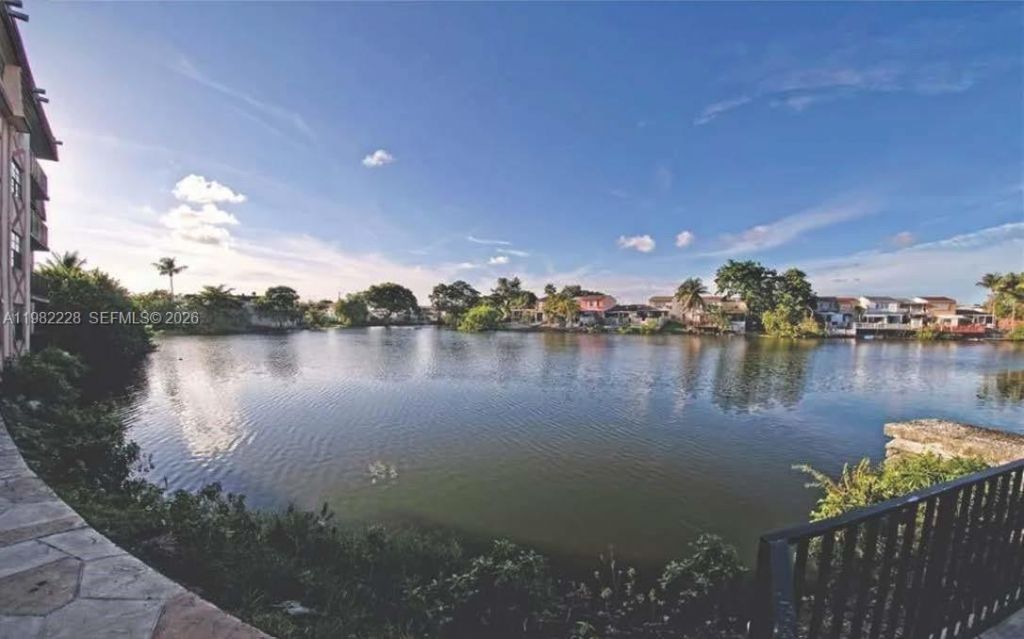 1325 W 68th St, Unit 113, Hialeah, FL 33014 Photo