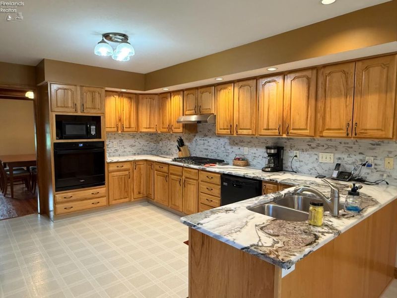 52808 North Ridge Road, Vermilion, OH 44089 Photo 16