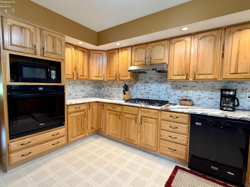 52808 North Ridge Road, Vermilion, OH 44089 Photo 17