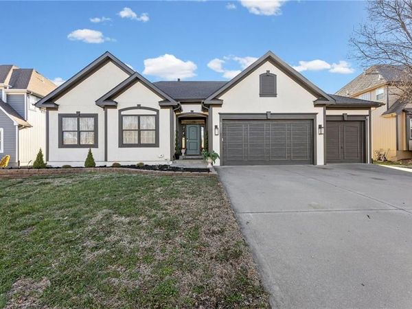 8901 N St Clair Avenue, Kansas City, MO 64154