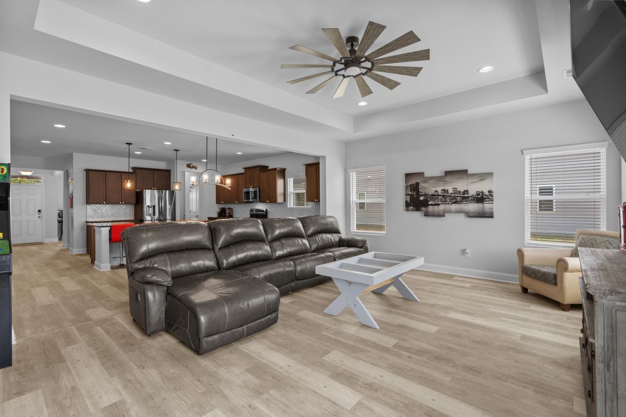 2064 Hazlette Loop Photo 14