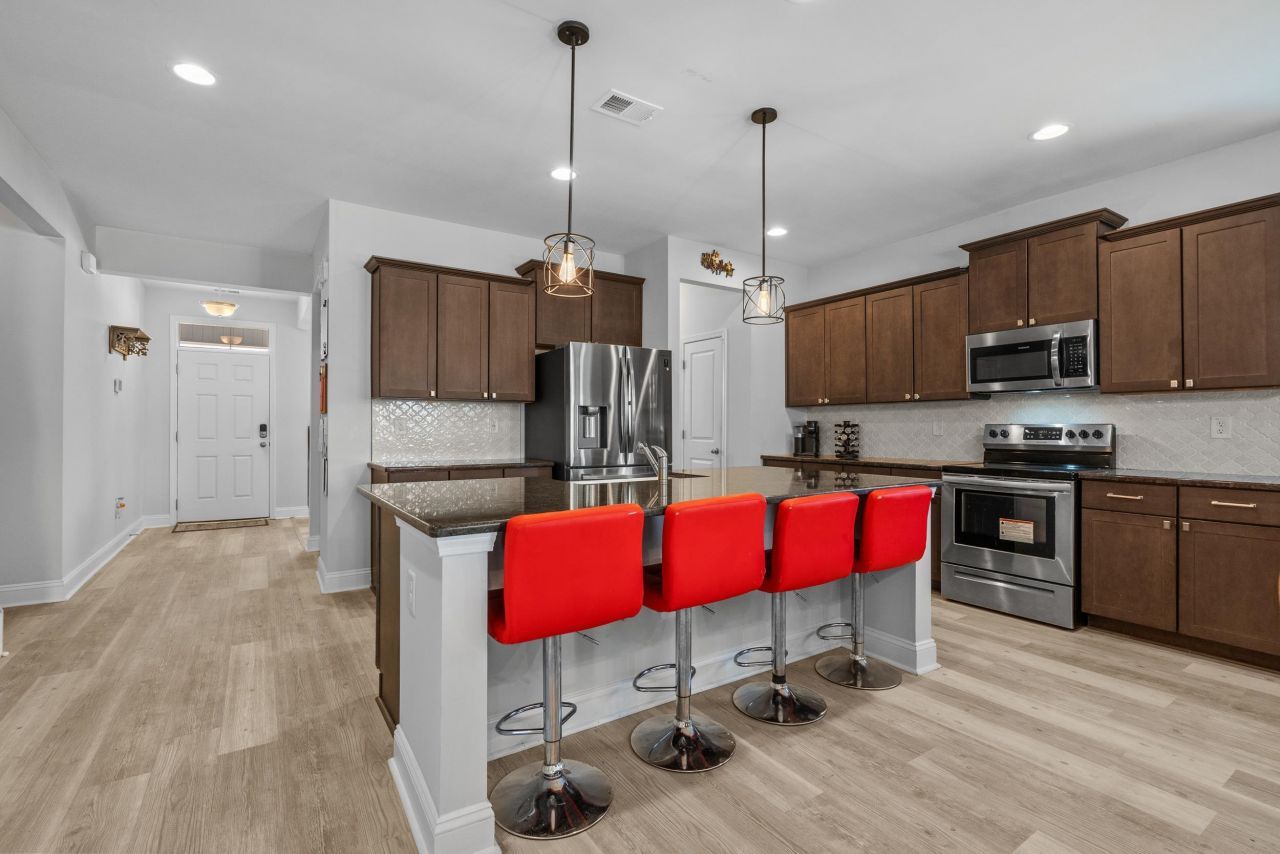 2064 Hazlette Loop Photo 19