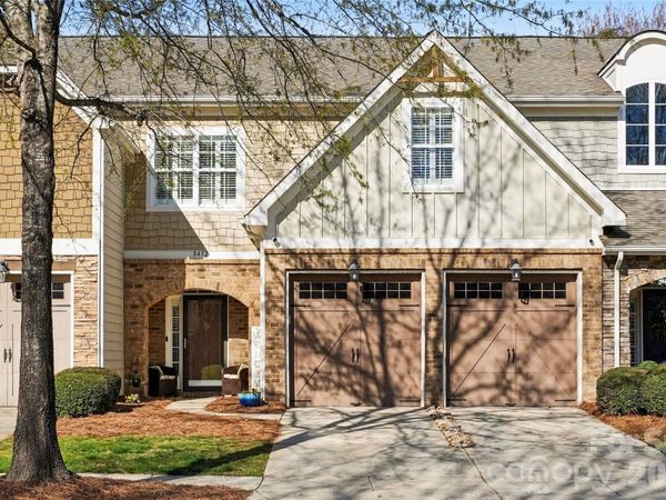 8432 Loxton Circle, Charlotte, NC 28214