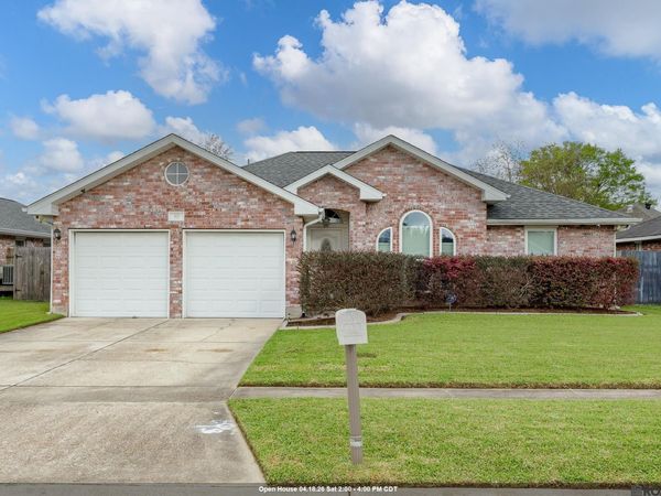 93 Moss Dr, Laplace, LA 70068