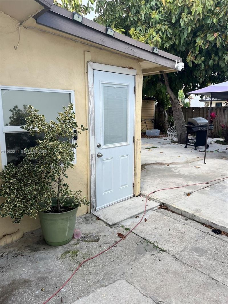 13485 SW 28th St, Miami, FL 33175 Photo