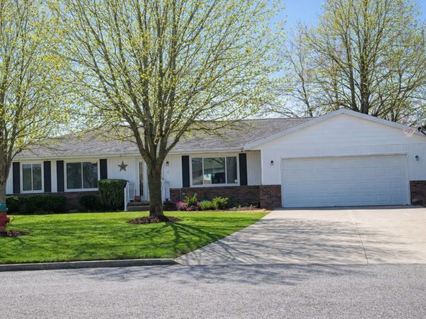 4 James Court, Minier, IL 61759