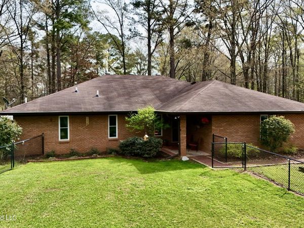216 Trace Circle, Raymond, MS 39154