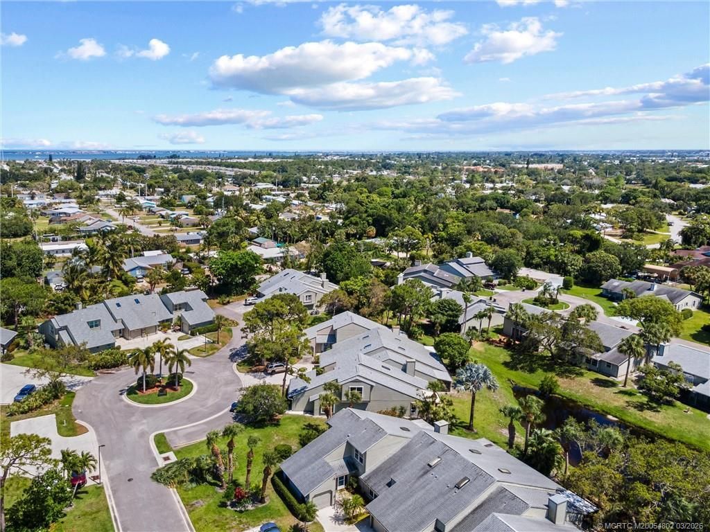 912 NE Sandalwood Place, Jensen Beach, FL 34957 Photo