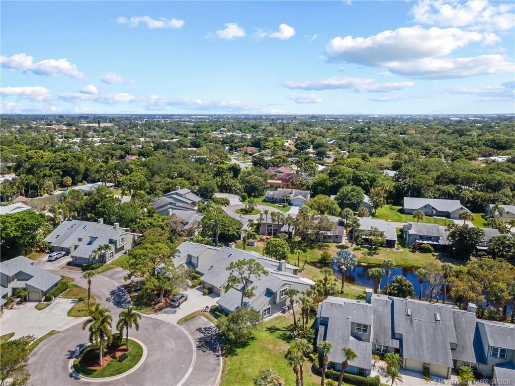 912 NE Sandalwood Place, Jensen Beach, FL 34957 Photo