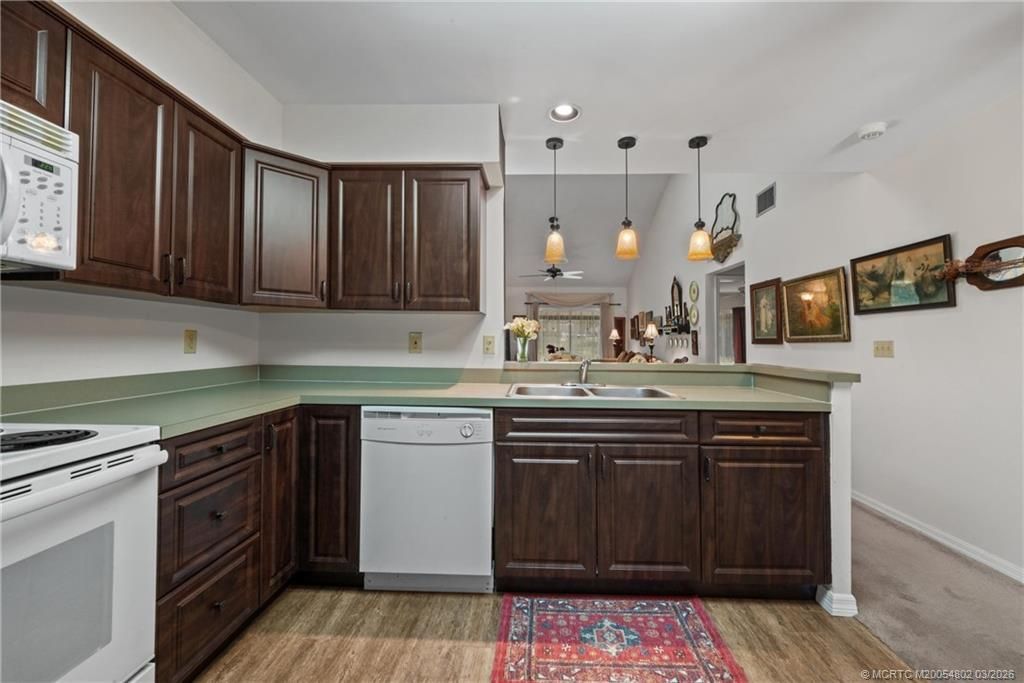 912 NE Sandalwood Place, Jensen Beach, FL 34957 Photo