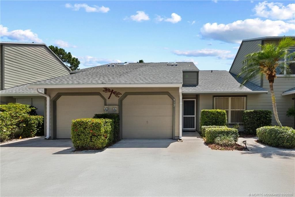 912 NE Sandalwood Place, Jensen Beach, FL 34957 Photo