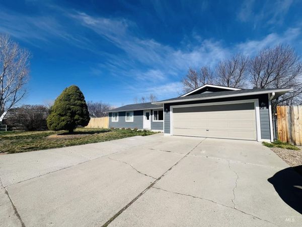 510 Laurel Dr, Mountain Home, ID 83647