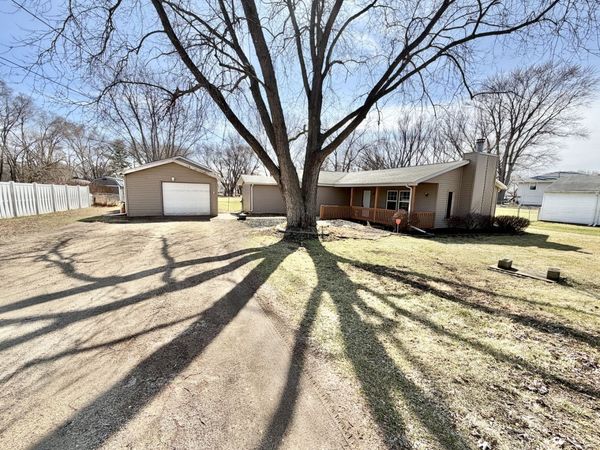 329 Obispo Avenue , Machesney Park, IL 61115