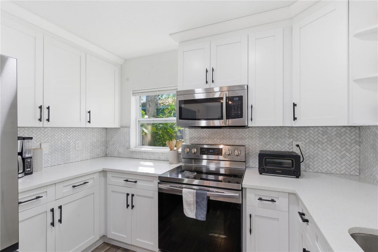 634 61st Avenue S, Saint Petersburg, FL 33705 Photo