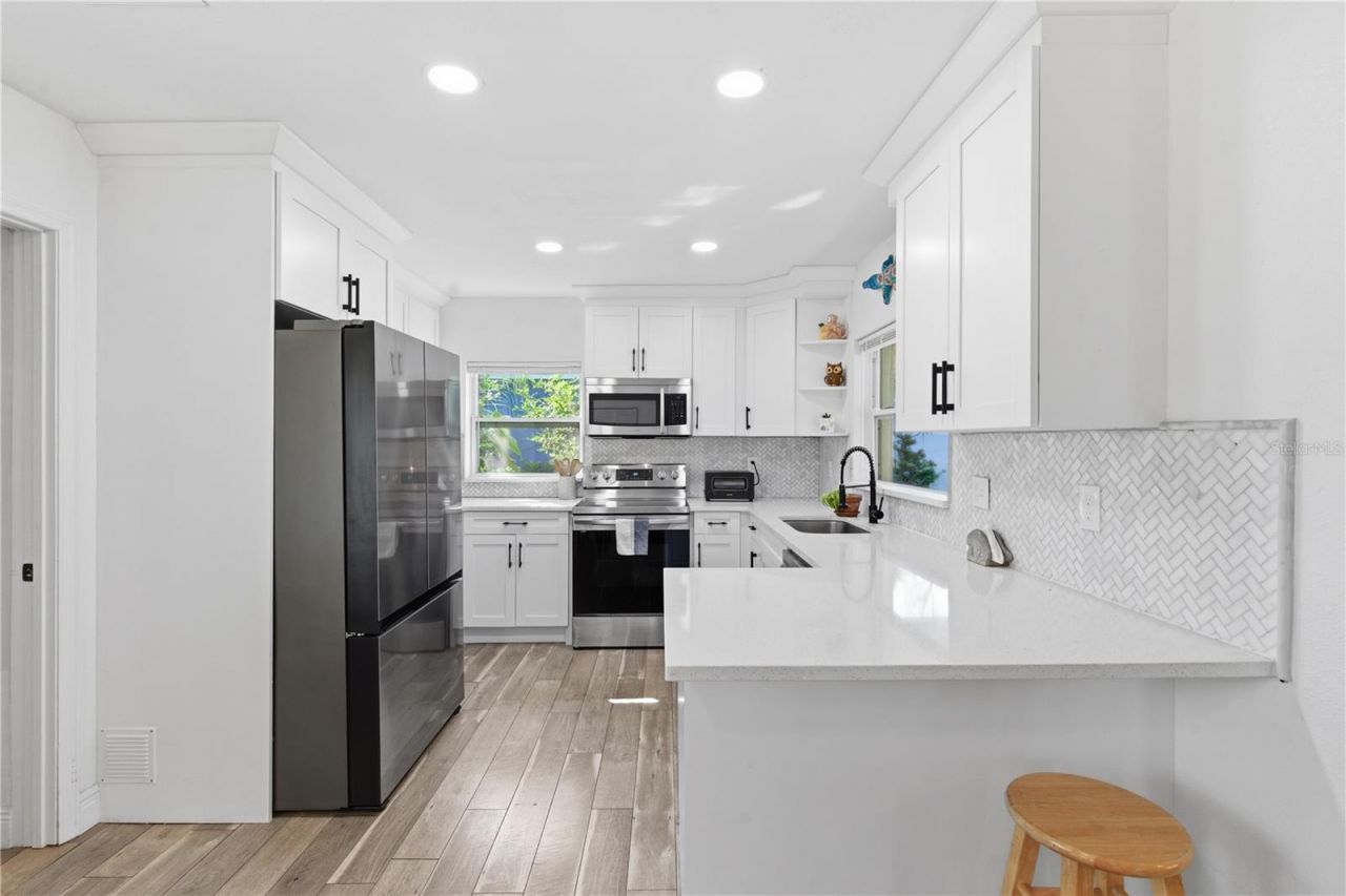 634 61st Avenue S, Saint Petersburg, FL 33705 Photo