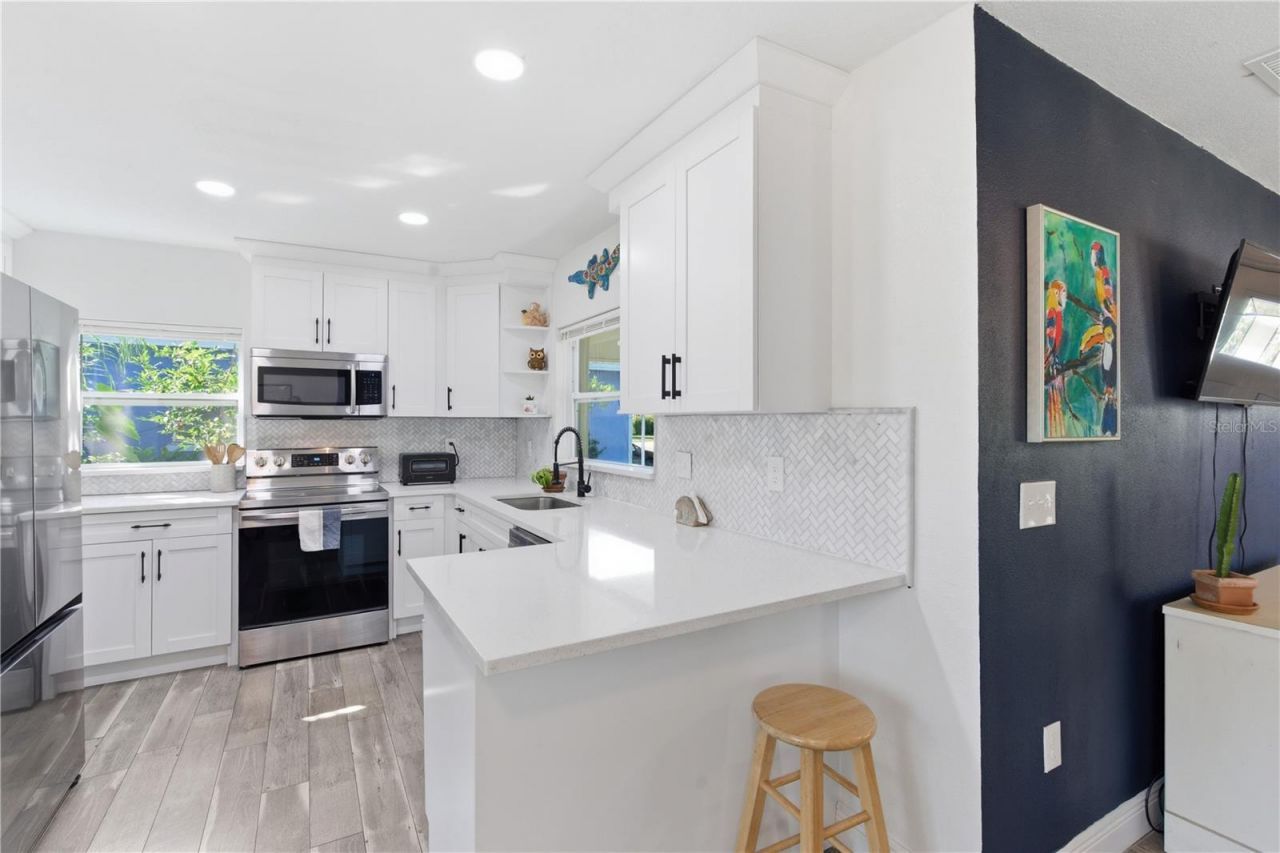 634 61st Avenue S, Saint Petersburg, FL 33705 Photo