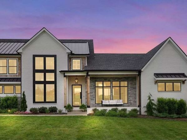 450 Dix Lee On Drive, Fayetteville, GA 30214