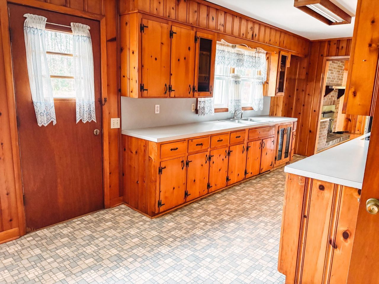 77 Towhee St. Photo 11