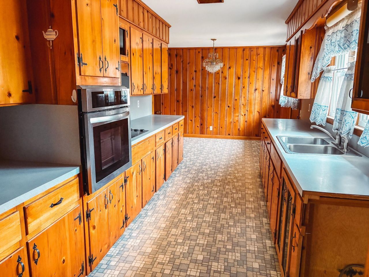 77 Towhee St. Photo 8