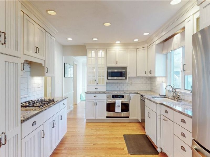 145 Greenbrier Drive, Chagrin Falls, OH 44022 Photo 10