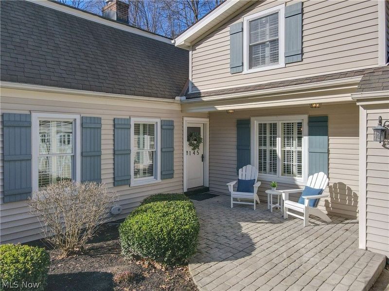 145 Greenbrier Drive, Chagrin Falls, OH 44022 Photo 2