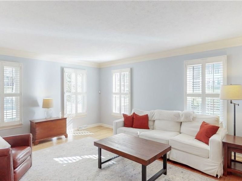 145 Greenbrier Drive, Chagrin Falls, OH 44022 Photo 6