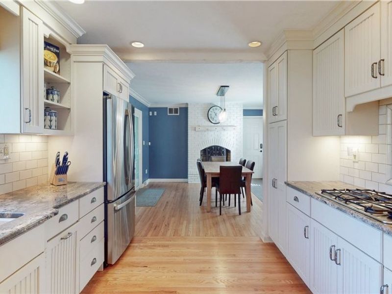 145 Greenbrier Drive, Chagrin Falls, OH 44022 Photo 7