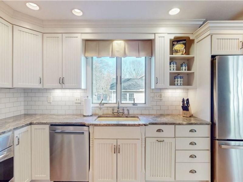 145 Greenbrier Drive, Chagrin Falls, OH 44022 Photo 9