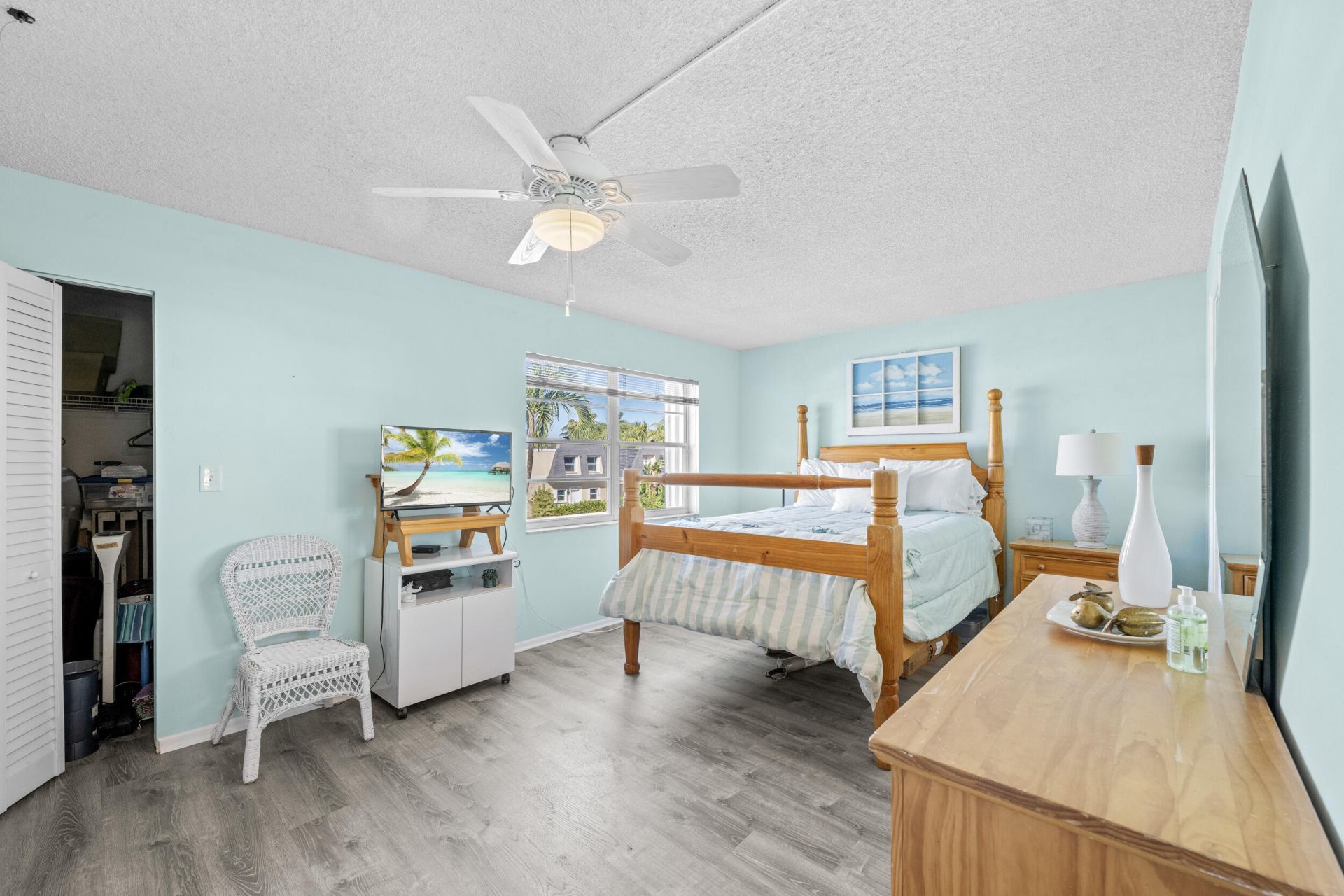 2212 NE 7th Street, Hallandale Beach, FL 33009 Photo