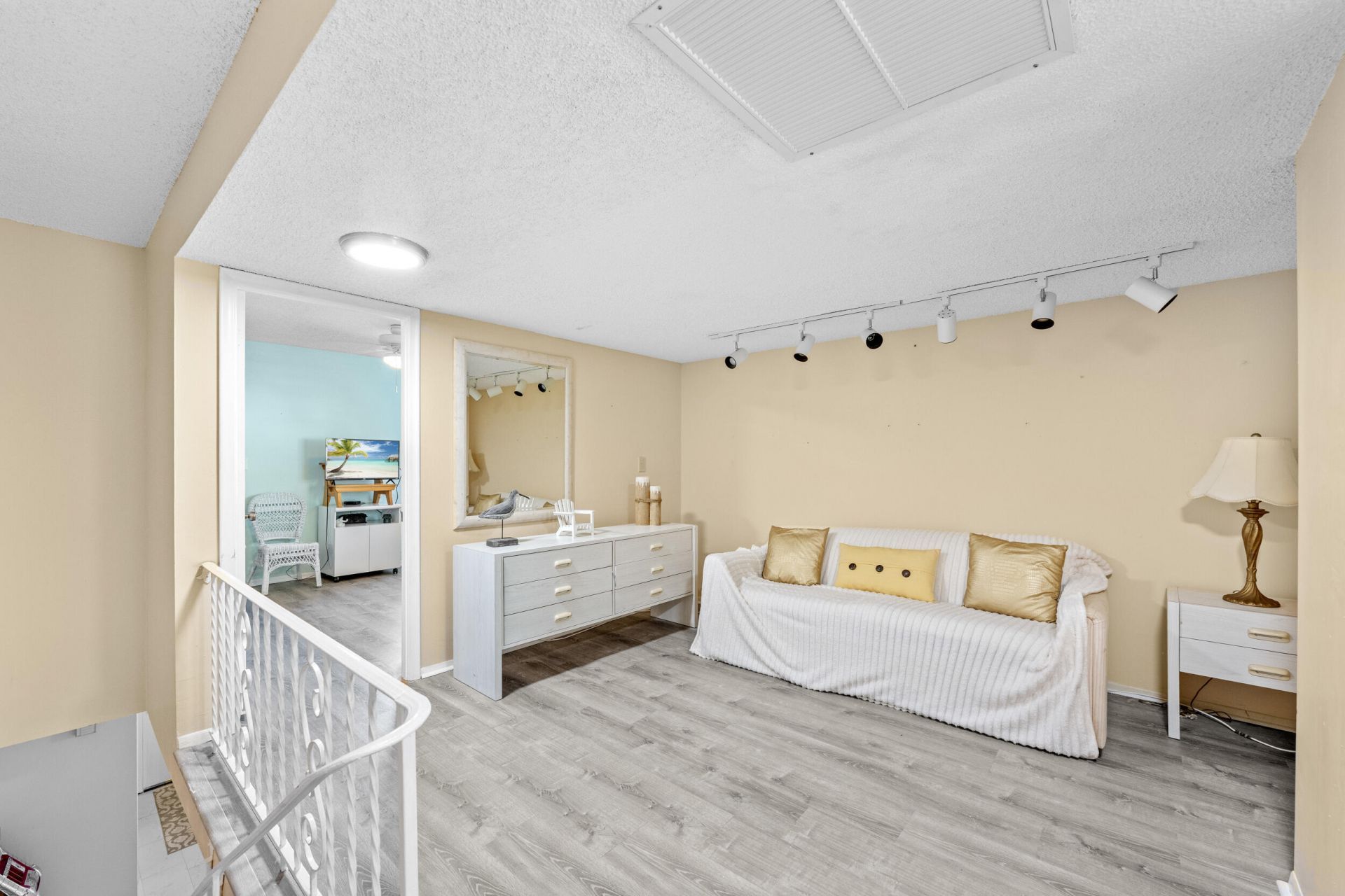 2212 NE 7th Street, Hallandale Beach, FL 33009 Photo