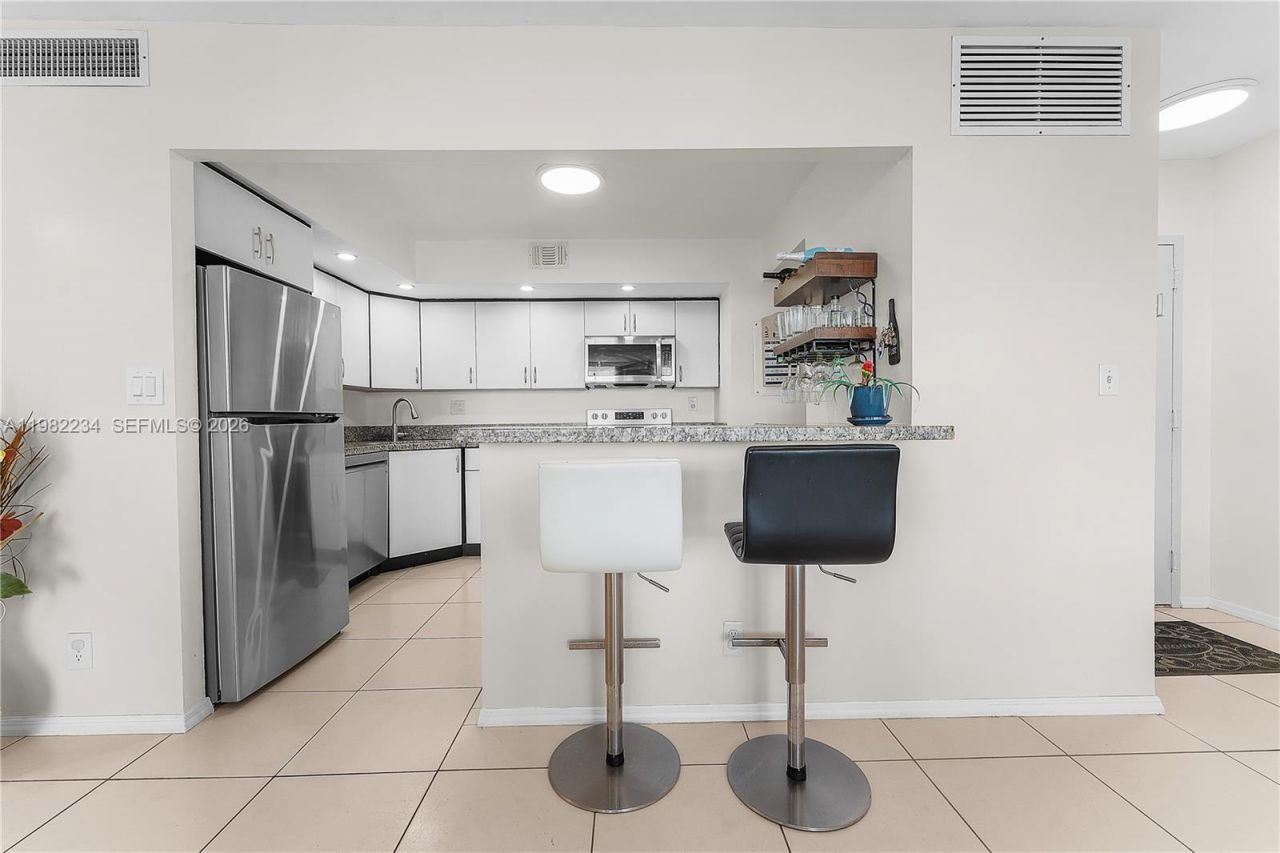 2150 Sans Souci Blvd, Unit B605, North Miami, FL 33181 Photo