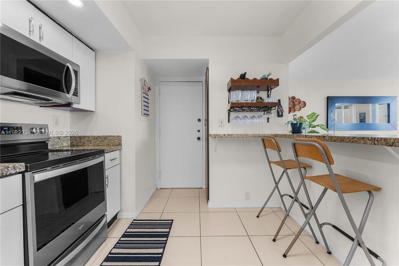 2150 Sans Souci Blvd, Unit B605, North Miami, FL 33181 Photo