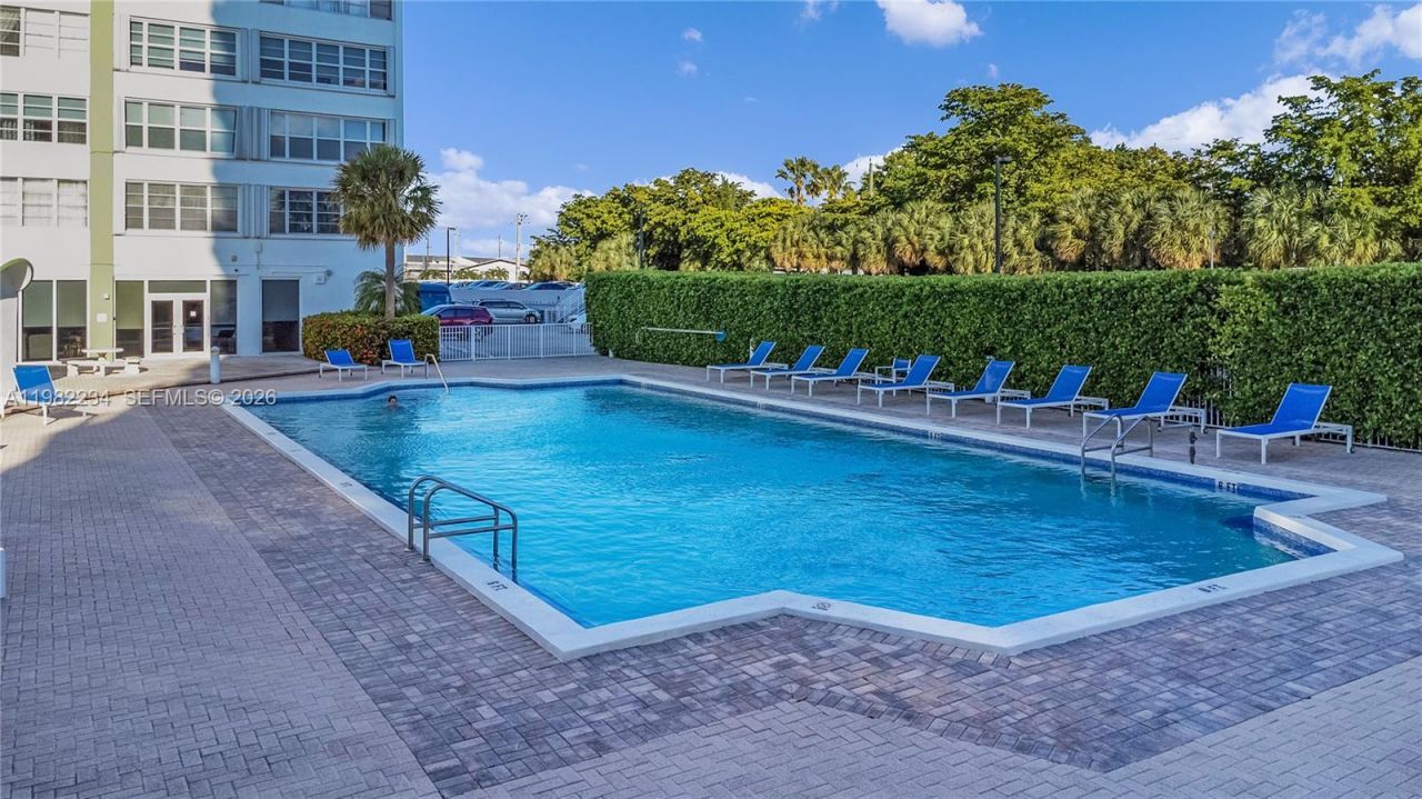 2150 Sans Souci Blvd, Unit B605, North Miami, FL 33181 Photo