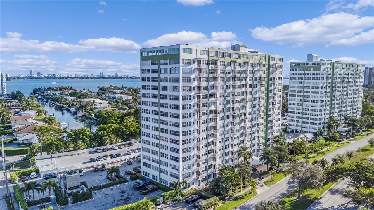 2150 Sans Souci Blvd, Unit B605, North Miami, FL 33181 Photo