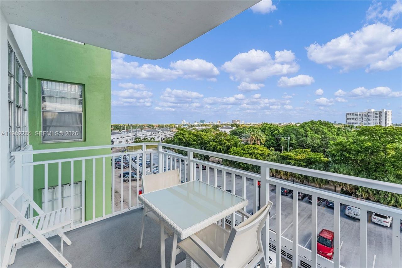 2150 Sans Souci Blvd, Unit B605, North Miami, FL 33181 Photo