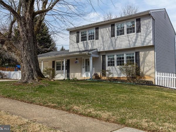 2 HENDERSON HILL ROAD, NEWARK, DE 19711