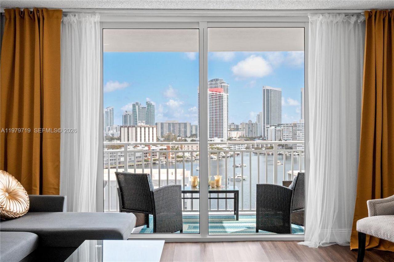 427 Golden Isles Dr, Unit 11H, Hallandale Beach, FL 33009 Photo