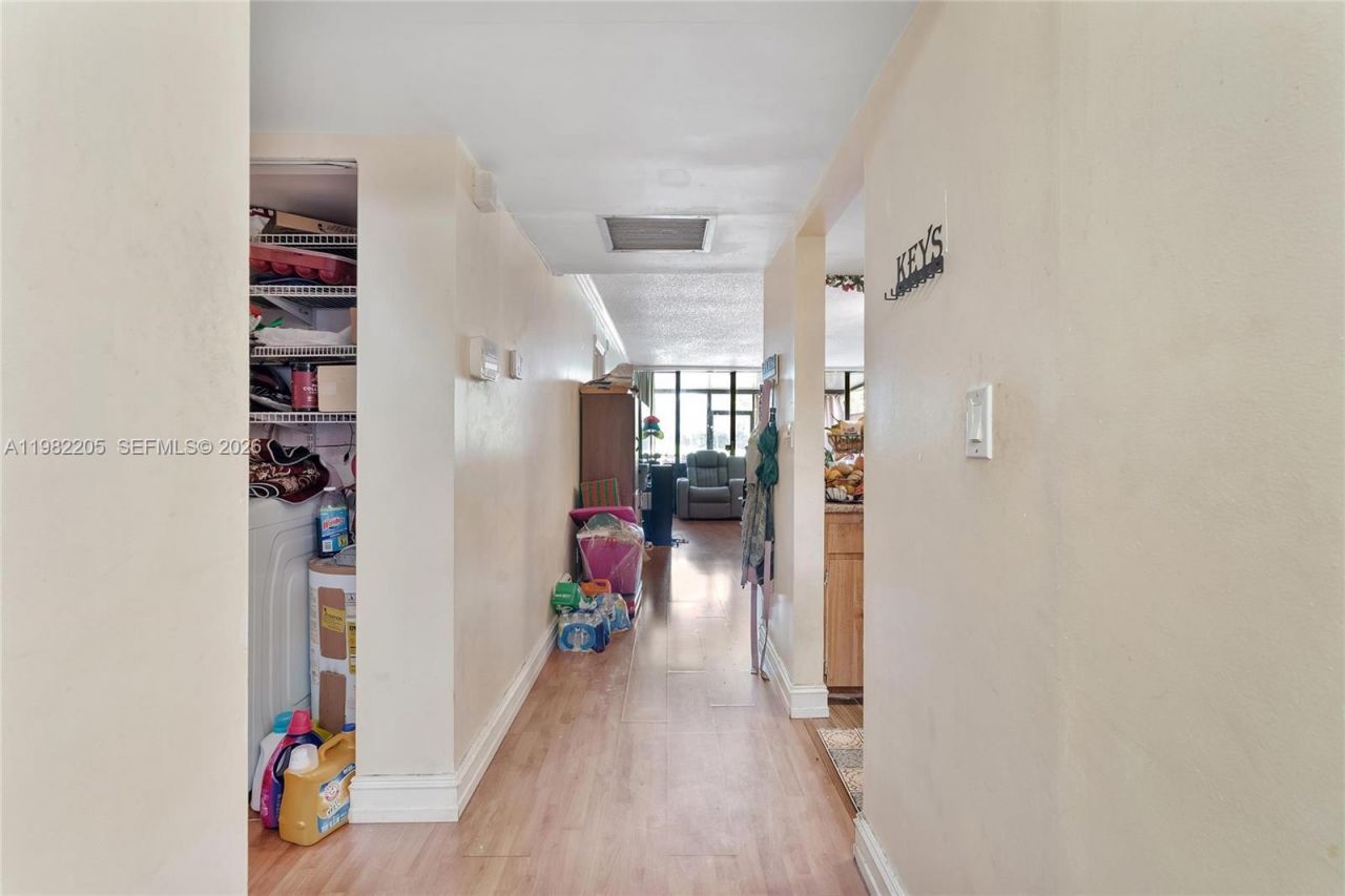 10304 Fairway Rd , Pembroke Pines, FL 33026 Photo