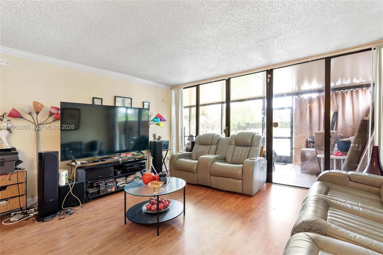 10304 Fairway Rd , Pembroke Pines, FL 33026 Photo