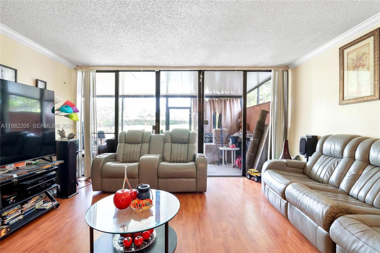 10304 Fairway Rd , Pembroke Pines, FL 33026 Photo